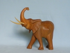 Elefant aus Olivenholz